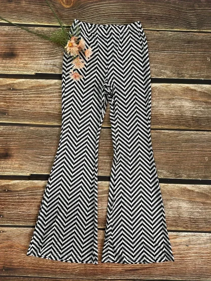Zig Zag Print Stretchy Flare Pants - Image 5